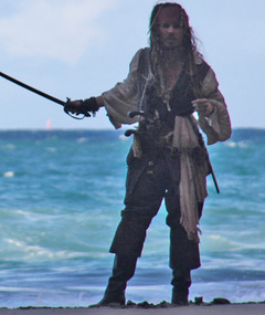 Captain Jack is Back ... on Set! 