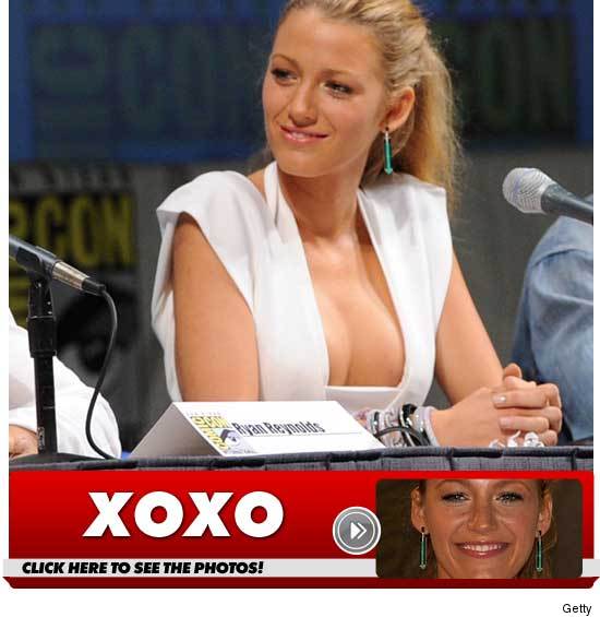 Blake Lively Comic-Con 0725_Blake_Lively_gallery_launch_2