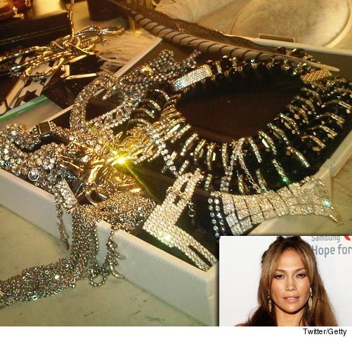 0812_jlo_twitter