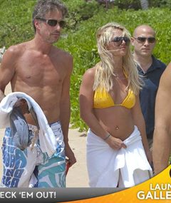 Britney & Boyfriend -- Life's a Beach!