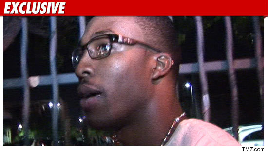 0903_howard_dwight_EX_TMZ_01