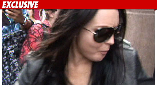 0920_lindsay_lohan_EX_TMZ_02