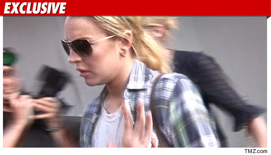 0920_lindsay_lohan_EX_TMZ_03