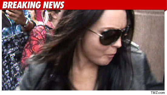 0920_lindsay_lohan_BN_TMZ_02