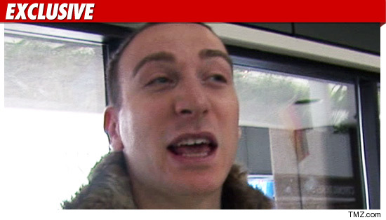 1006_ian_benardo_TMZ_EX