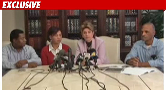 1015_gloria_presser_EX_TMZ_01