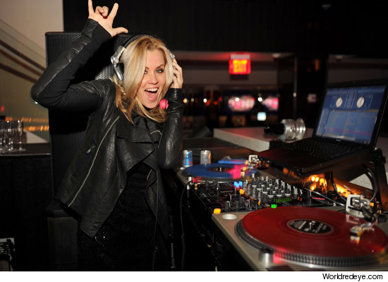1018_jenny_mccarthy_liv