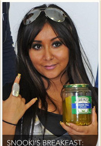Snooki Eats Pickle Pancakes!
