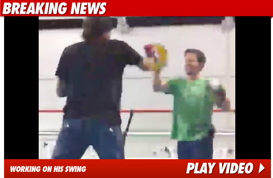 120110_mark_wahlberg_boxing_video