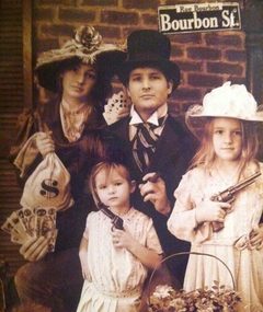 "Twilight" Star's Family Photo Shoot!