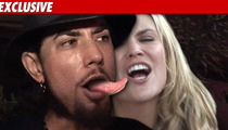 Dave Navarro, Brooke Mueller Suck Face in Aspen!