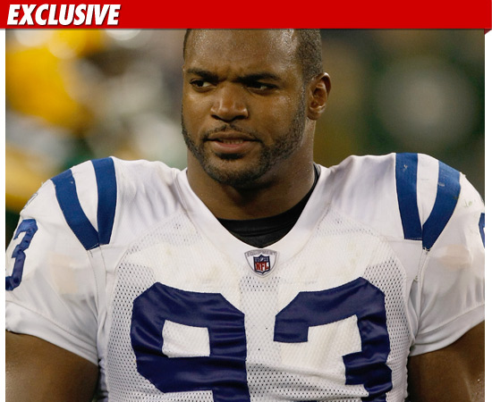 1230_dwight_freeney_ex_Getty_2