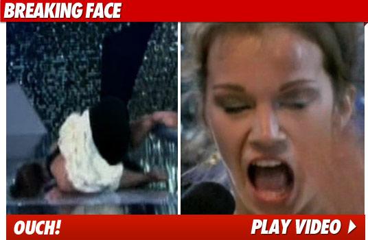 0105_dance_fall_breaking_face