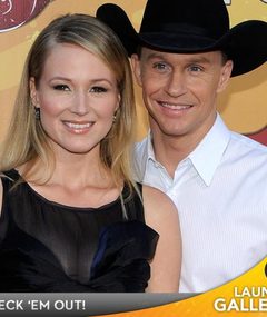 BABY NEWS: Jewel Is Pregnant!