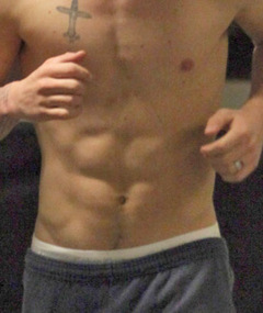EYE CANDY: "I Am Number Four" Star's Six Pack!