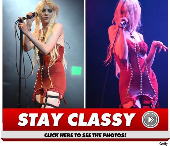 0212_taylor_momsen_launch_getty