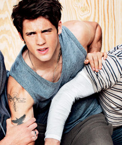FAB FOTOS: 'Vampire Diaries' Studs Model for GQ!