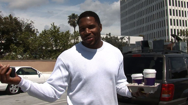 032511_michael_strahan_still