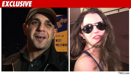 0405_sam_britney_EX_TMZ-01