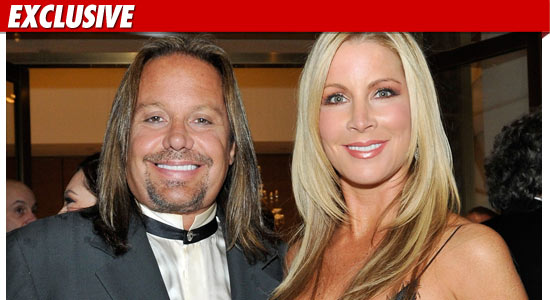 0405_vince_neil_EX_Getty_01