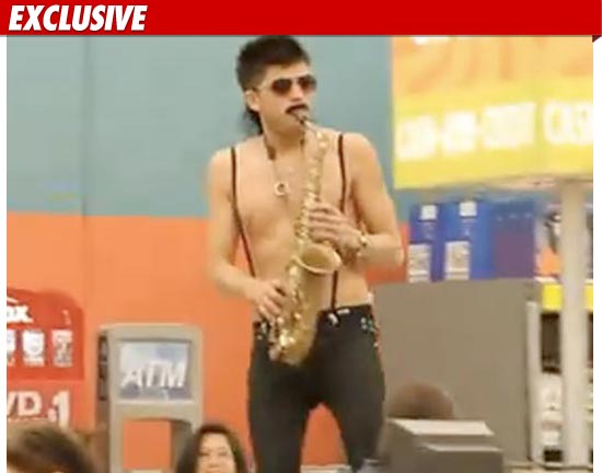 0418_sexy_sax_man_ex