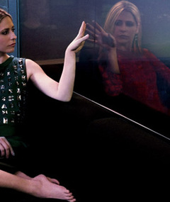 First Look: Sarah Michelle Gellar Returns to TV!