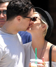 Ashlee Simpson's PDA-Filled Afternoon with Vincent Piazza