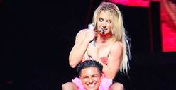 Britney Gives Pauly D a LapDance