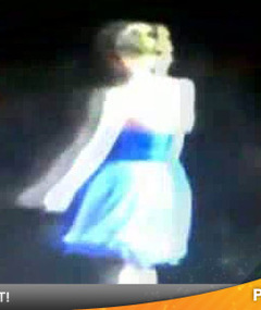 Taylor Swift Suffers Wardrobe Malfunction