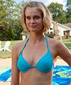 Sara Paxton Talks Sharks and Studs 