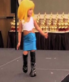 'Toddlers & Tiaras' Shocker: Girl Dresses as Hooker Julia Roberts!