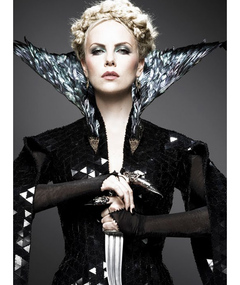 First Look: Kristen Stewart as Snow White, Charlize as Evil Queen
