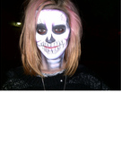 Katy Perry Goes Incognito at Knott's Scary Farm