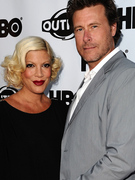 Tori Spelling Gives Birth -- See the Baby's First Photo!