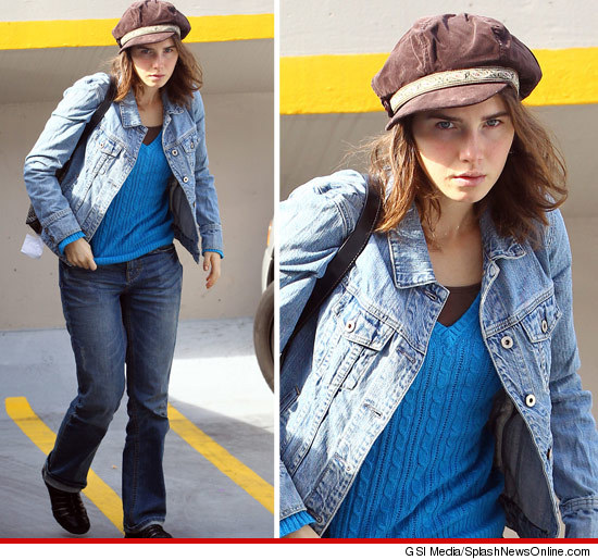 1013_amanda_knox_splash