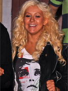 Christina Aguilera: No Makeup, No Pants, No Problem?