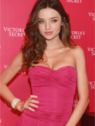 Miranda Kerr Shows Sneak Peek of Her $2.5 Million Bra     
