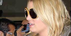 Jessica Simpson at JFK -- What a Baby Bumpy Flight!