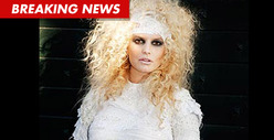 Jessica Simpson -- DUH, I'M PREGNANT