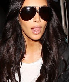 Kim Kardashian Steps Out without Wedding Ring
