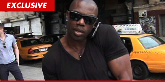 1104_terrell_owens_ex_tmz