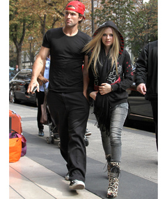 Brody Jenner & Avril Lavigne Attacked Outside Hotel