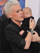 Pink Brings Baby Willow to the Happy Feet Two Premiere!