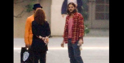 Ashton Kutcher -- Hours After Divorce Announcement ... The Show Must Go On