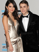 American Music Awards: All the Hot Red Carpet Pics!