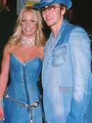 American Music Awards: Worst Fashion Flashback!