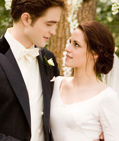 Breaking Dawn: See Bella In Her Wedding Dress!