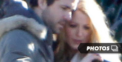 Ryan Reynolds & Blake Lively -- Connected at the Mouth [Photos]