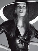 Vogue Italia Pulls Image of Skinny Supermodel Karlie Kloss -- Learn Why
