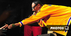 Snoop Dogg Lights Up Blunt-Thing On Stage, Passes It to Audience Member